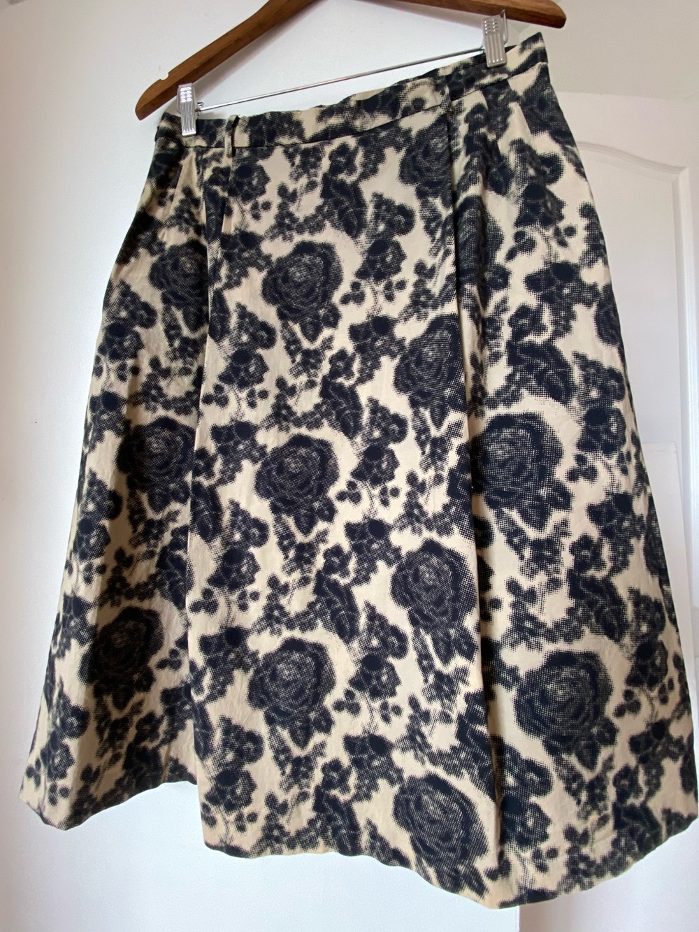 Vintage InWear Romantic Floral A-Line Cotton Blend Skirt in Cream and Black